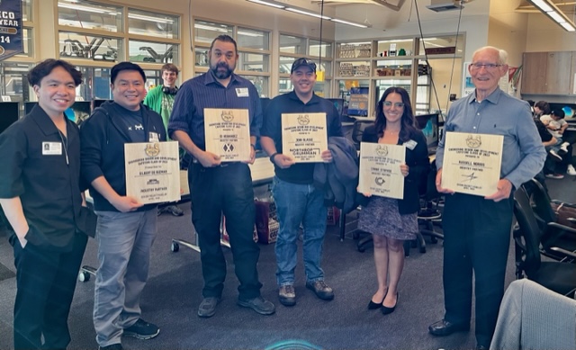 Industry partners and Vista Murrieta students holding certificates together